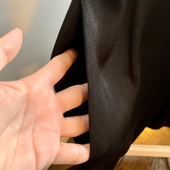 Aritzia Wilfred open shoulder dress - Picture 7 of 7